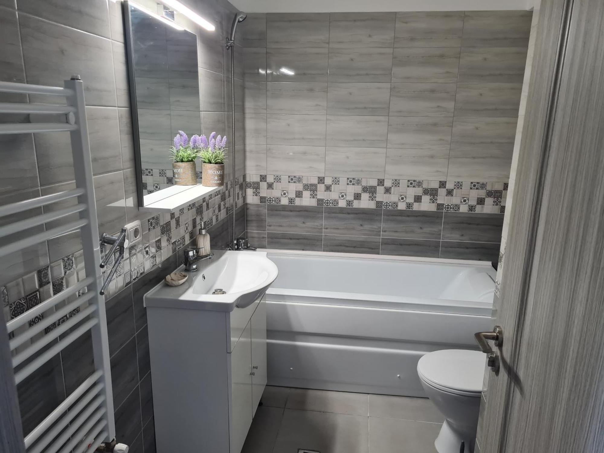 Luxury Apartments Mall V Bacău Екстериор снимка